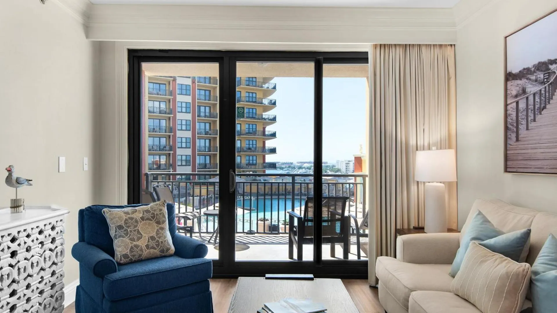 Emerald Grande W223 Destin 0*,